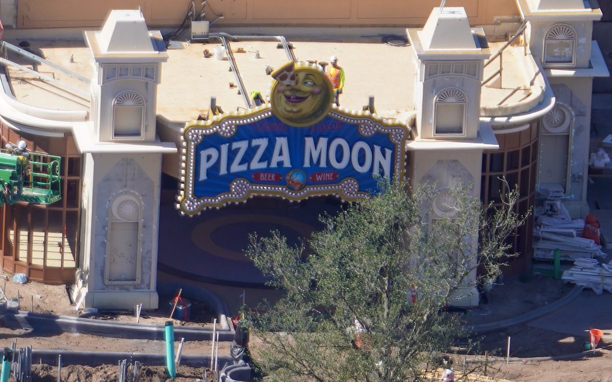 Pizza Moon Epic Universe restaurant
