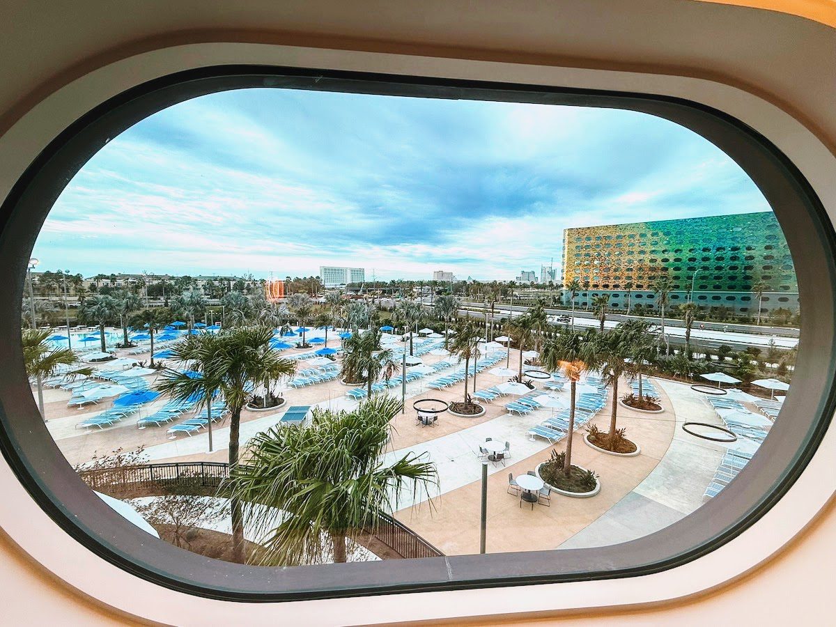 Stella Nova pool view