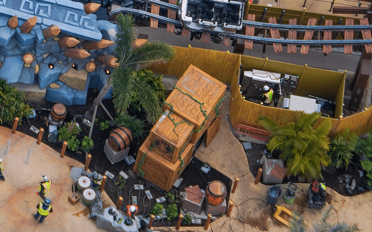 Interactive game in Donkey Kong Country