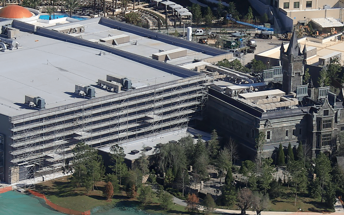 Monsters Unchained showbuilding