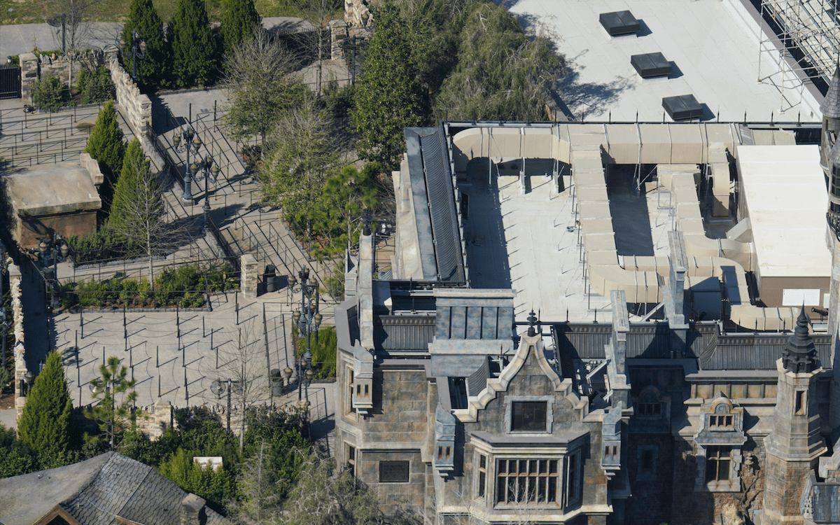 Frankenstein Manor queue