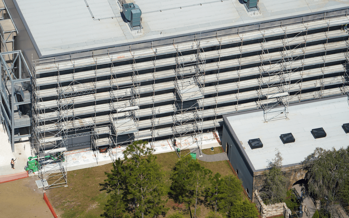 Monsters Unchained showbuilding 