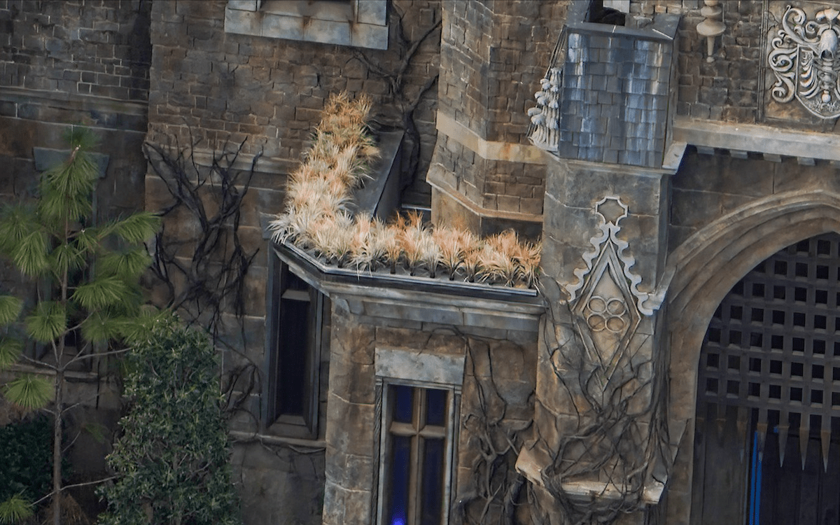 Frankenstein Manor entrance, left side, Epic Universe