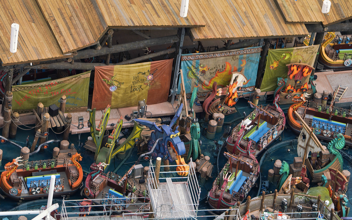Overview of Fyre Drill and its ride vehicles, Isle of Berk construction