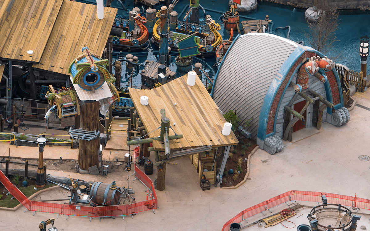 Entrance to Fyre Drill, Isle of Berk construction
