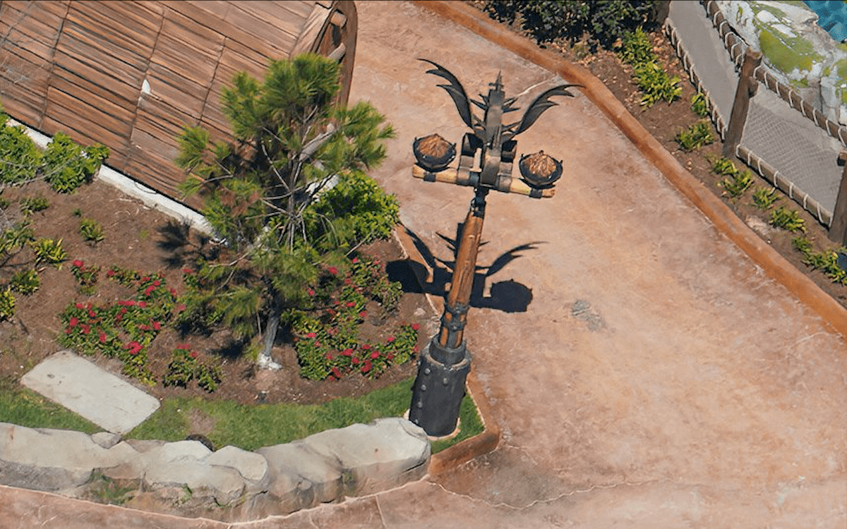 Themed lamppost in Berk