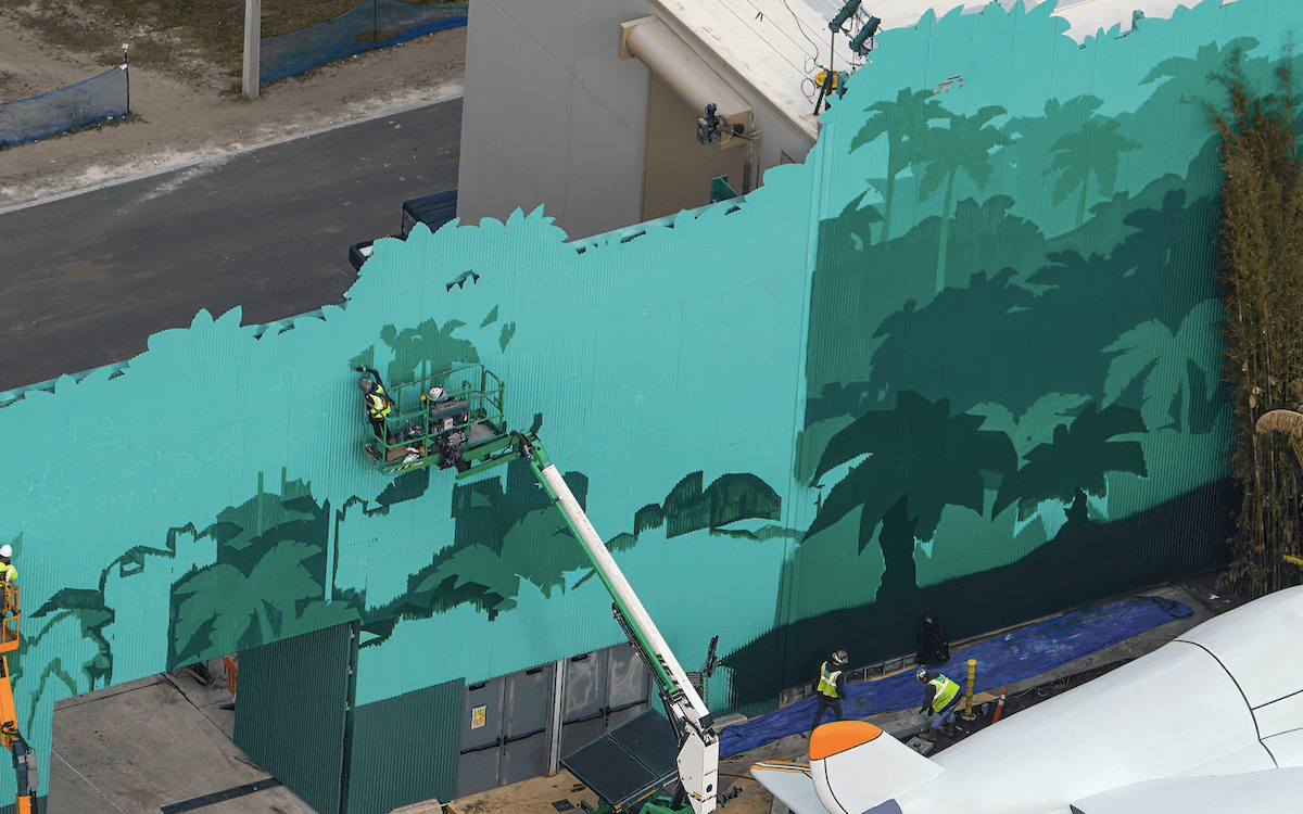 Painting of trees on walls surrounding Donkey Kong Country