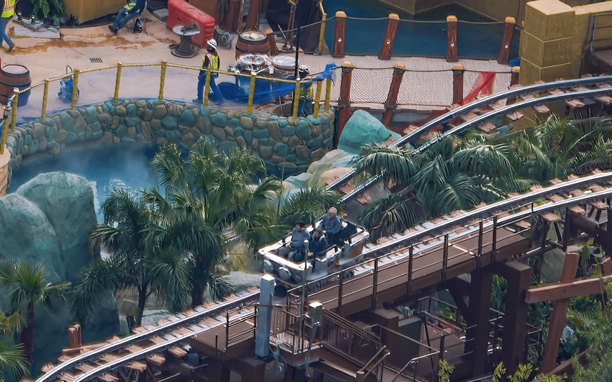 Test riders, Mine-Cart Madness Donkey Kong coaster